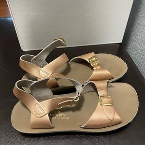Salt Water Sandals Unisex-Child Sun-san Surfer Flat Sandal